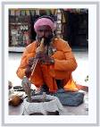 Snake Charmer - by Morna Lincoln * HOST: Mac OS X 10.2.8HOST: Mac OS X 10.2.8 * 450 x 600 * (89KB)